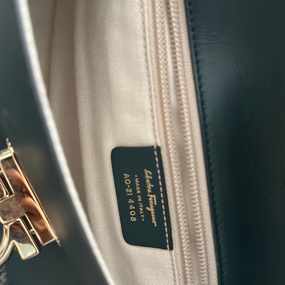 Vintage Salvatore Ferragamo shoulder bag - Picture 7 of 14